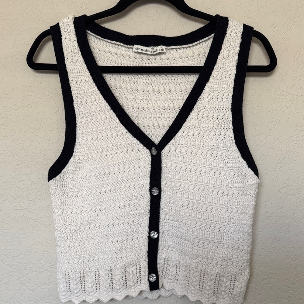 Abercrombie & Fitch crocheted vest
